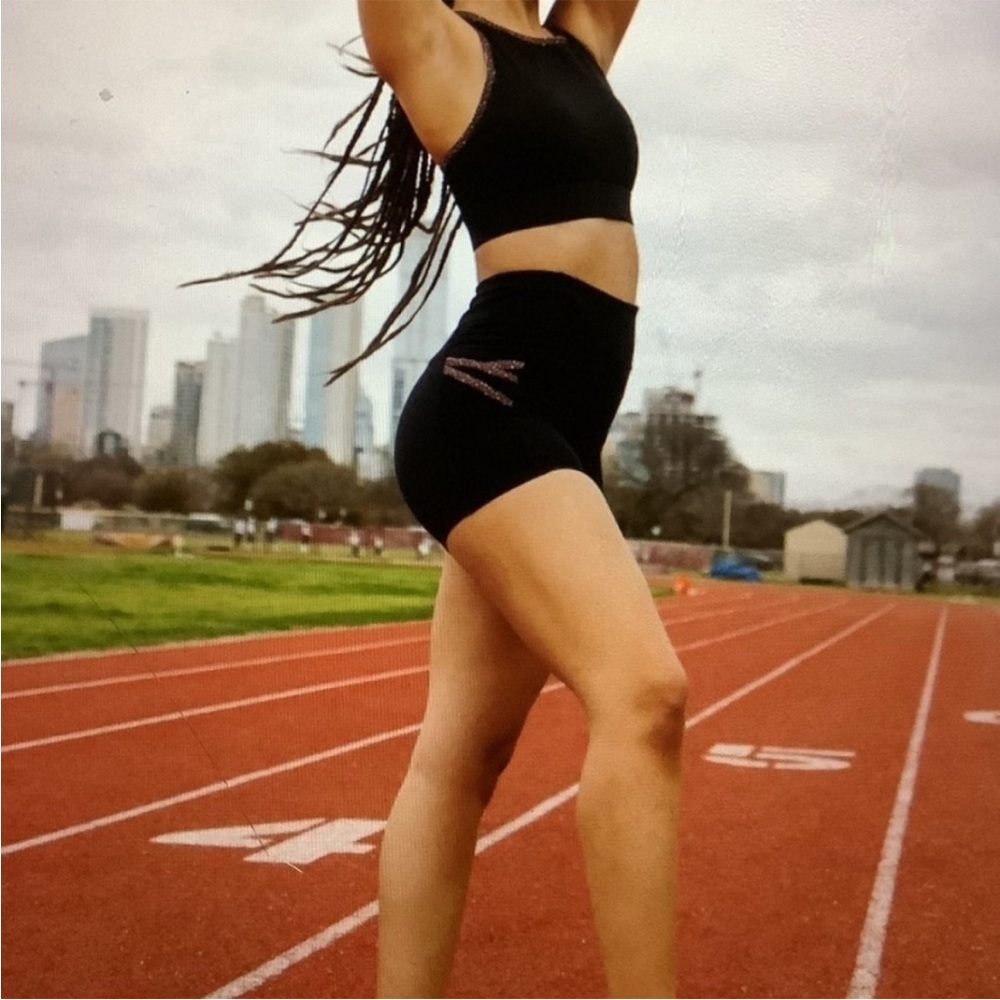 Fabletics shorts black cheetah workout sexy motion 365